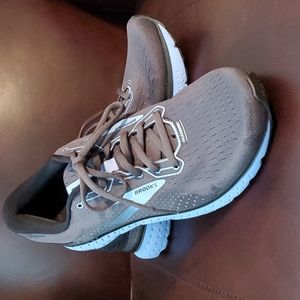 Womens Brooks glycerin 18 Wide
